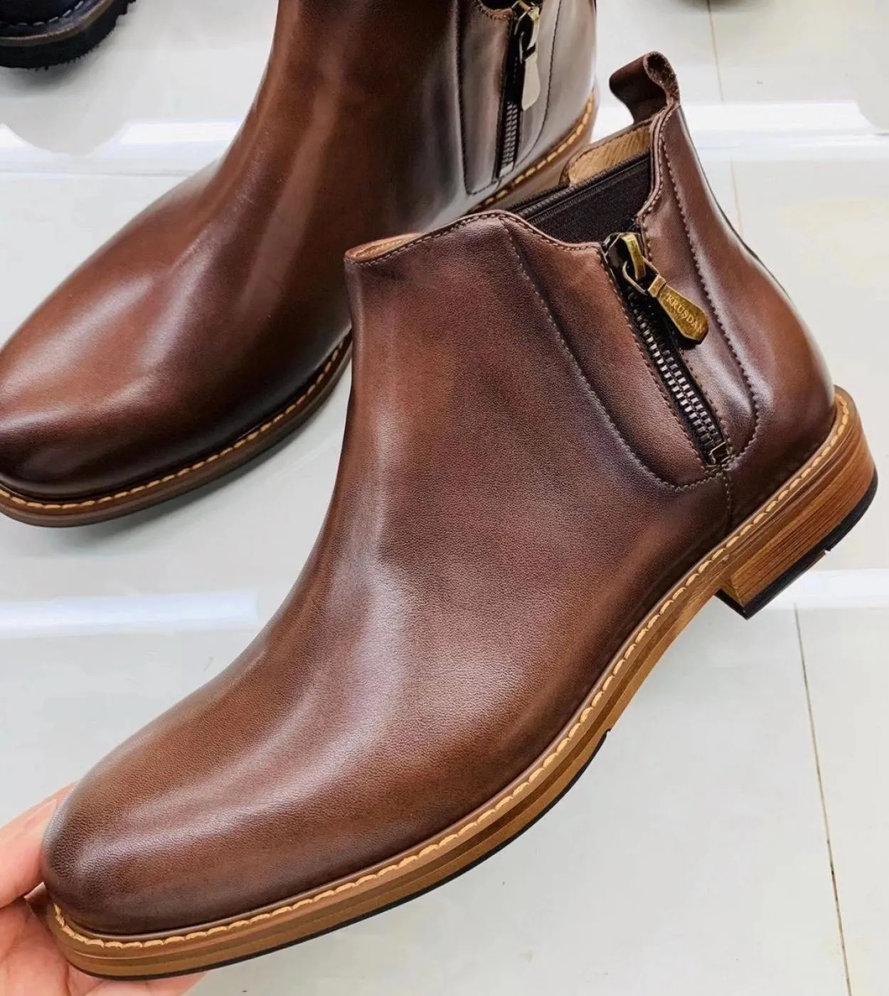 2022 Stivali da uomo Stivaletti Slipon in pelle Geniune di lusso Stivaletti da uomo moda fatti a mano Stivaletti Chelsea con cer